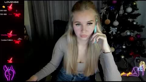 nigo_nika online show from November 29, 12:42 pm