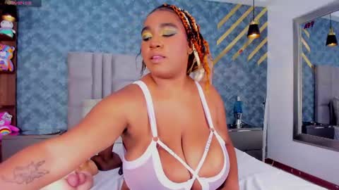 NiiaMoore online show from June 22, 8:06 pm