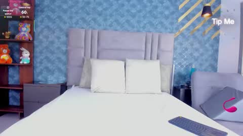 NiiaMoore online show from December 3, 8:22 pm