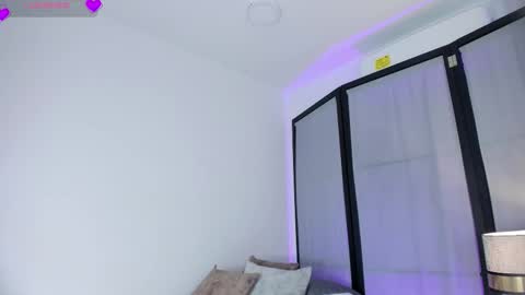 Niicole online show from December 16, 7:09 pm