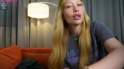 LIana online show from May 30, 10:05 pm