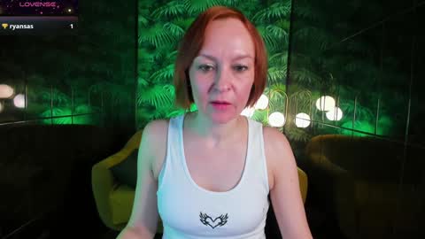 Snapshot of nika_gentle chatting on January 18, 5:52 am Nika online show from January 18, 5:52 am