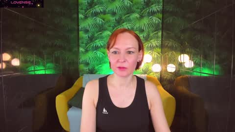 Snapshot of nika_gentle chatting on December 21, 5:47 am Nika online show from December 21, 5:47 am