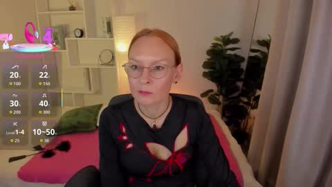 Snapshot of nika_gentle chatting on September 15, 1:30 pm Nika online show from September 15, 1:30 pm