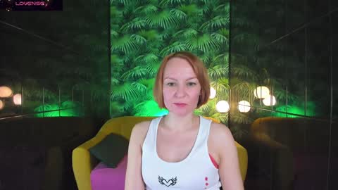 Snapshot of nika_gentle chatting on December 13, 6:10 am Nika online show from December 13, 6:10 am