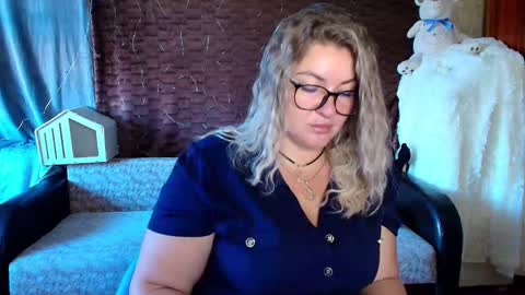 Snapshot of nikaskylink chatting on September 15, 3:37 am Nika online show from September 15, 3:37 am