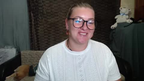 Snapshot of nikaskylink chatting on September 8, 6:07 pm Nika online show from September 8, 6:07 pm