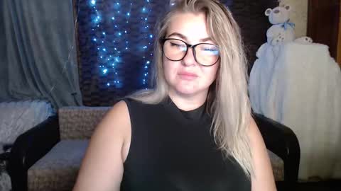 Snapshot of nikaskylink chatting on October 17, 8:01 pm Nika online show from October 17, 8:01 pm