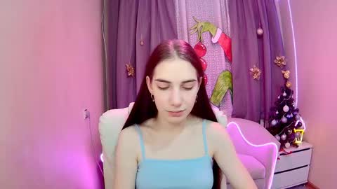 nikastarkk online show from December 4, 7:47 pm