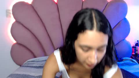 Snapshot of nikibrice chatting on January 4, 7:13 pm online show from January 4, 7:13 pm