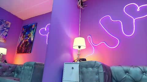 NIKI online show from April 25, 1:14 pm