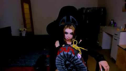 nikigoddesss online show from April 20, 2:58 am
