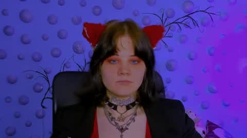 nikki_kiss_ online show from April 29, 8:50 am