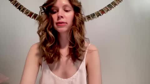 Snapshot of nikki_mi chatting on February 5, 10:08 am Nikki online show from February 5, 10:08 am