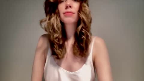 Snapshot of nikki_mi chatting on March 6, 10:09 am Nikki online show from March 6, 10:09 am
