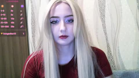 Nikki Roseanna online show from November 18, 3:57 pm