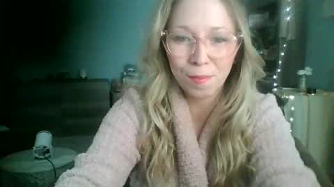 nikkib653466 online show from January 12, 4:12 pm