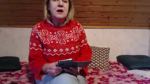 Snapshot of nikole111 chatting on January 4, 10:27 am Nikole1 online show from January 4, 10:27 am