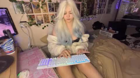 nikoli_naw online show from October 11, 10:01 pm