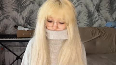 nikoli_naw online show from May 19, 11:12 pm