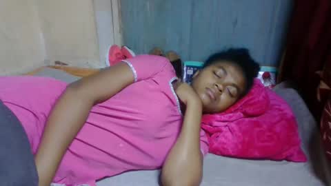 nilah online show from April 28, 2:49 am