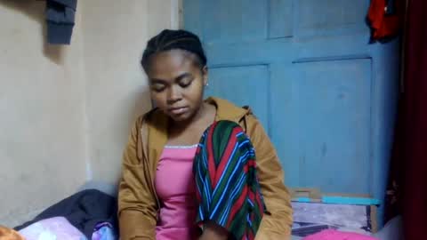 nilah online show from July 17, 6:11 pm