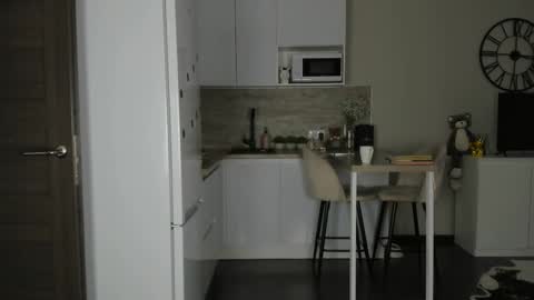 Bella online show from October 27, 12:12 pm