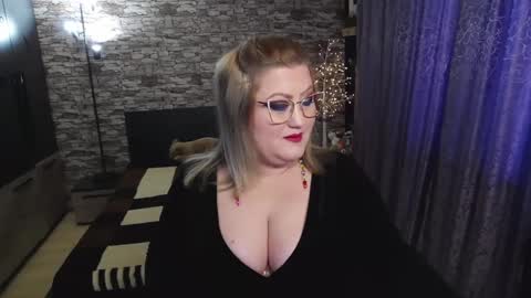 Snapshot of nimphoteasex chatting on January 29, 8:29 am Blonde Nimpho online show from January 29, 8:29 am