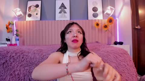 nina_ford_ online show from April 29, 3:10 am