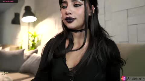 Snapshot of nina_mon chatting on February 27, 4:52 am Angie online show from February 27, 4:52 am