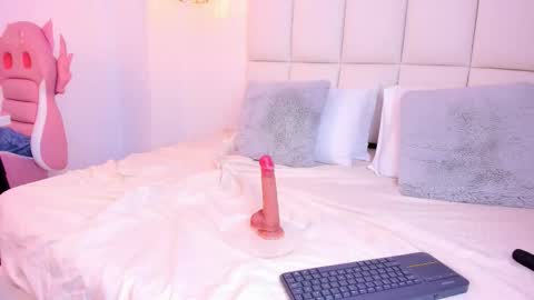 Nina online show from September 30, 6:35 pm