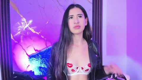 Nina online show from May 1, 10:35 pm