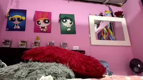 Ninaa fox online show from November 6, 8:15 pm