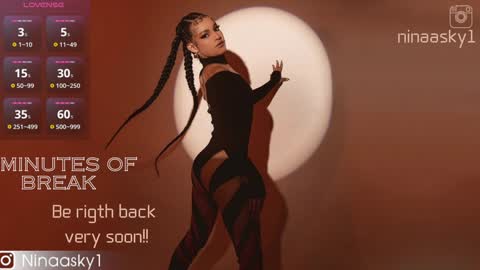 Snapshot of ninaa_sky chatting on December 30, 9:37 am online show from December 30, 9:37 am