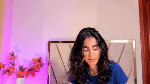 Nina online show from November 3, 6:01 pm