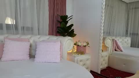 NinaCrystal online show from June 19, 9:57 am