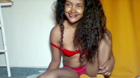 Snapshot of ninah_rise chatting on October 6, 1:55 am ninah_rise online show from October 6, 1:55 am
