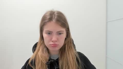 ninarihh online show from October 13, 1:03 pm