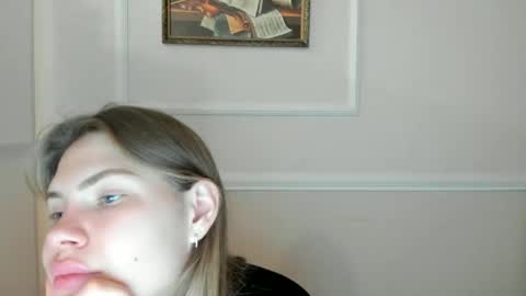 ninarihh online show from November 24, 4:31 pm