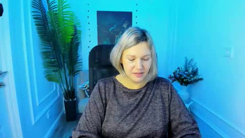 Snapshot of ninastarle chatting on October 15, 4:48 am ninastarle online show from October 15, 4:48 am