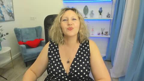 ninastarle online show from April 29, 5:30 pm