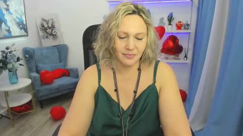 ninastarle online show from February 12, 11:45 am