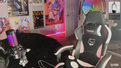 NIVIA WOLFE online show from December 8, 1:35 am