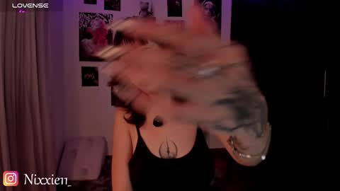 Nixxie  online show from January 16, 1:34 am