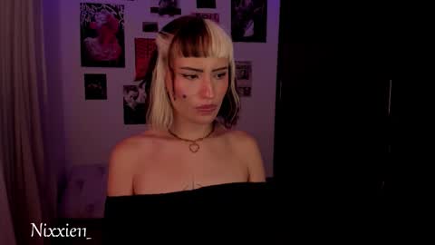 Nixxie  online show from March 11, 3:00 am