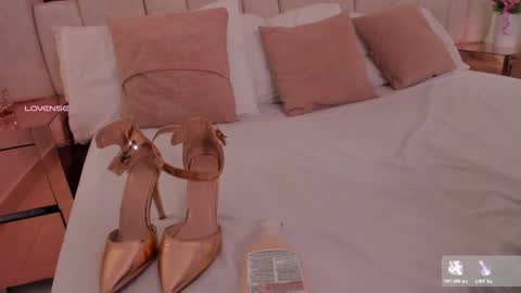 Noa online show from November 12, 4:32 am