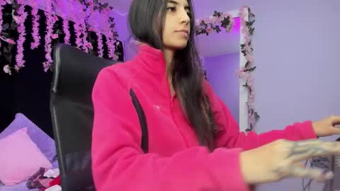 Noah johns online show from December 1, 12:30 pm