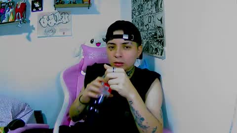 noah hehim    online show from March 4, 4:52 am