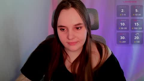 noir_ember_ online show from May 8, 4:32 pm