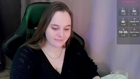 noir_ember_ online show from May 4, 5:39 pm